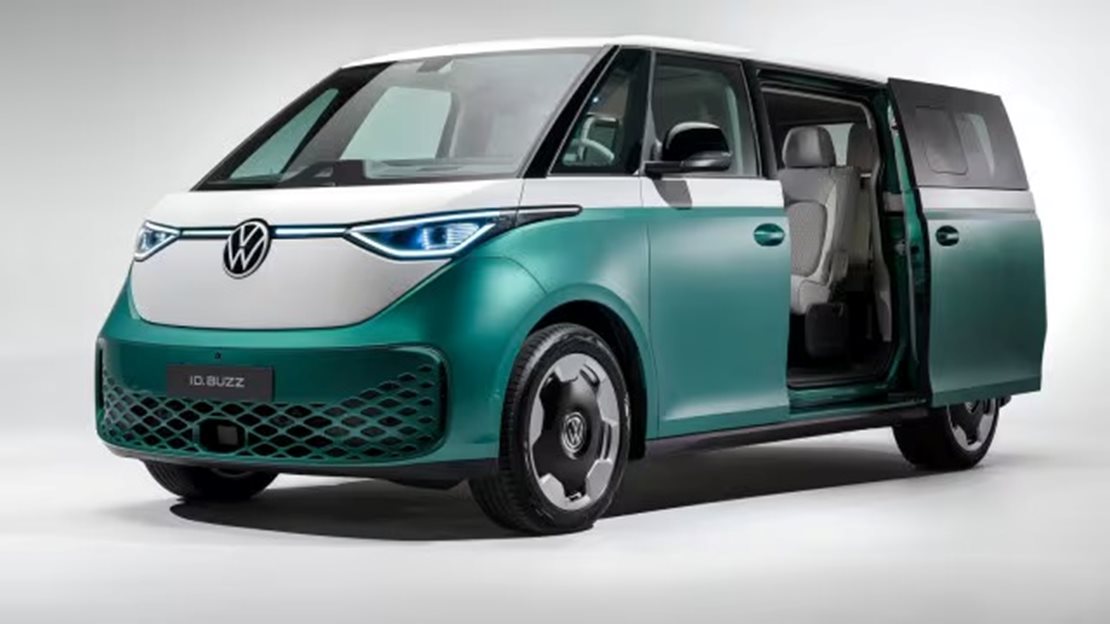 Volkswagen ID. Buzz Pro Passo Lungo: il ritorno del Bulli in versione elettrica, hi-tech e maxi